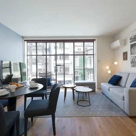 Contemporary Flat Near Sao Bento By Lovelystay Apartment Porto
