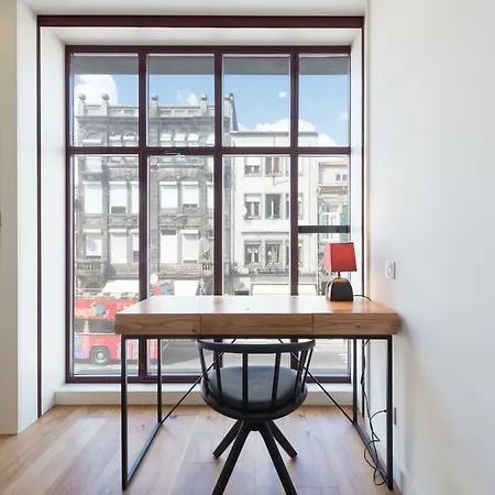 Contemporary Flat Near Sao Bento By Lovelystay