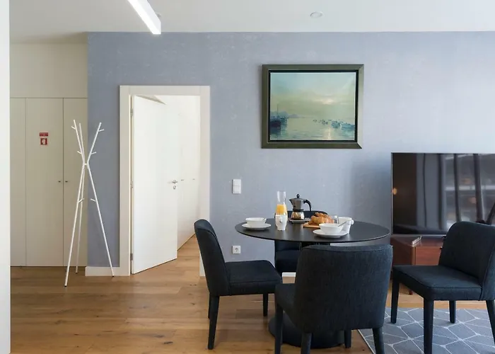Contemporary Flat Near Sao Bento By Lovelystay Apartman Porto