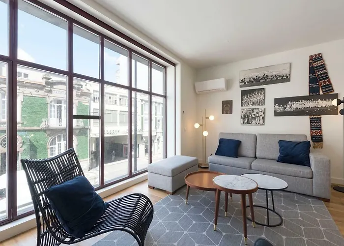 Contemporary Flat Near Sao Bento By Lovelystay * Porto