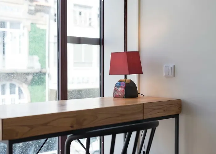 Contemporary Flat Near Sao Bento By Lovelystay * Porto