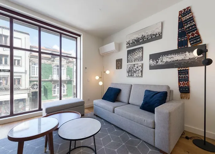 Contemporary Flat Near Sao Bento By Lovelystay * Porto