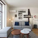 Contemporary Flat Near Sao Bento By Lovelystay Apartament